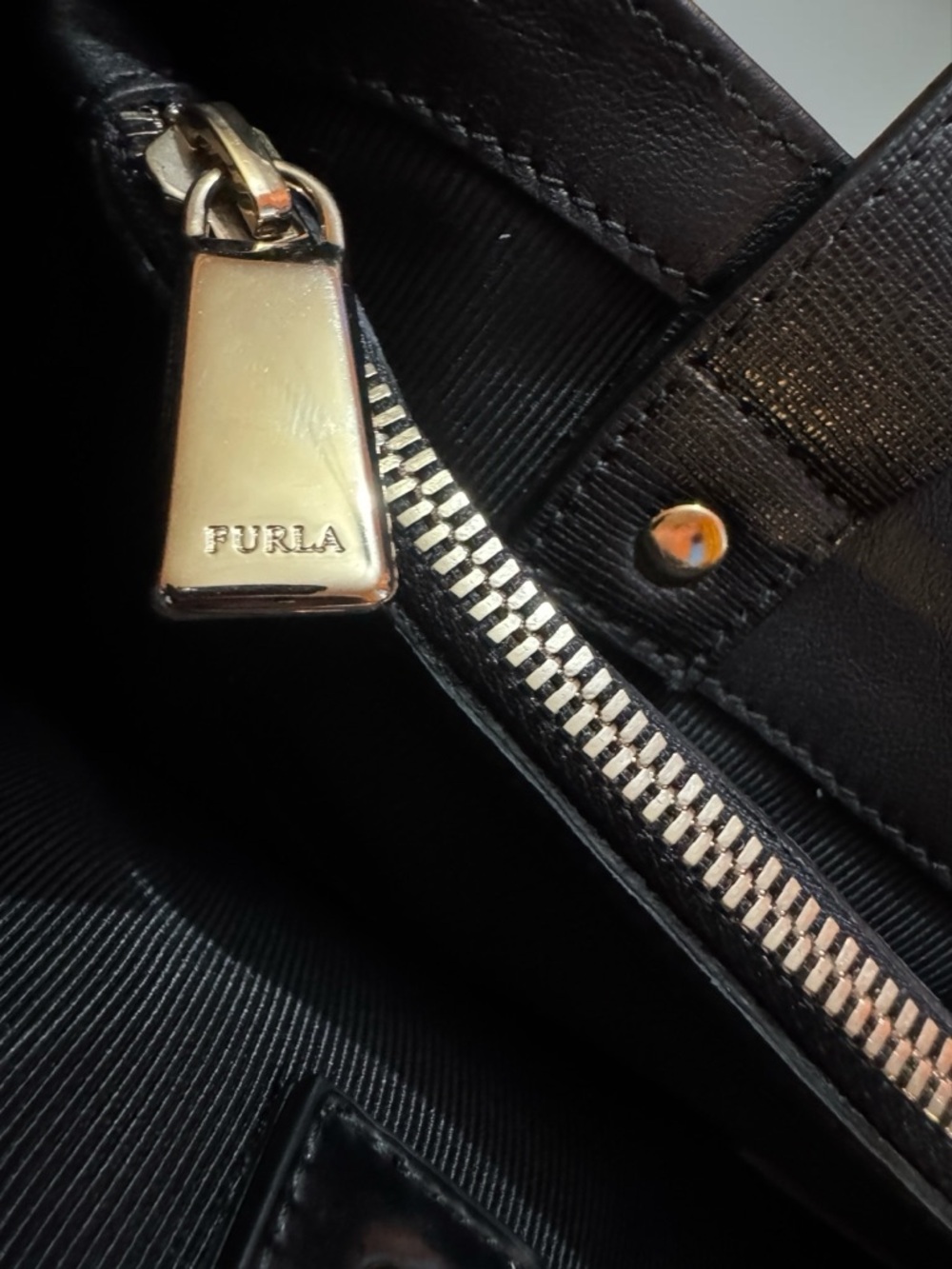 FURLA Musa BiColor Patent & Saffiano Leather Tote Bag. Rare. Limited Edition. - Picture 10 of 16